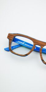 dettaglio frontale occhiale