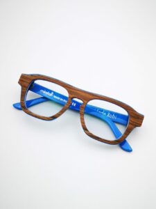 occhiali in acetato e legno